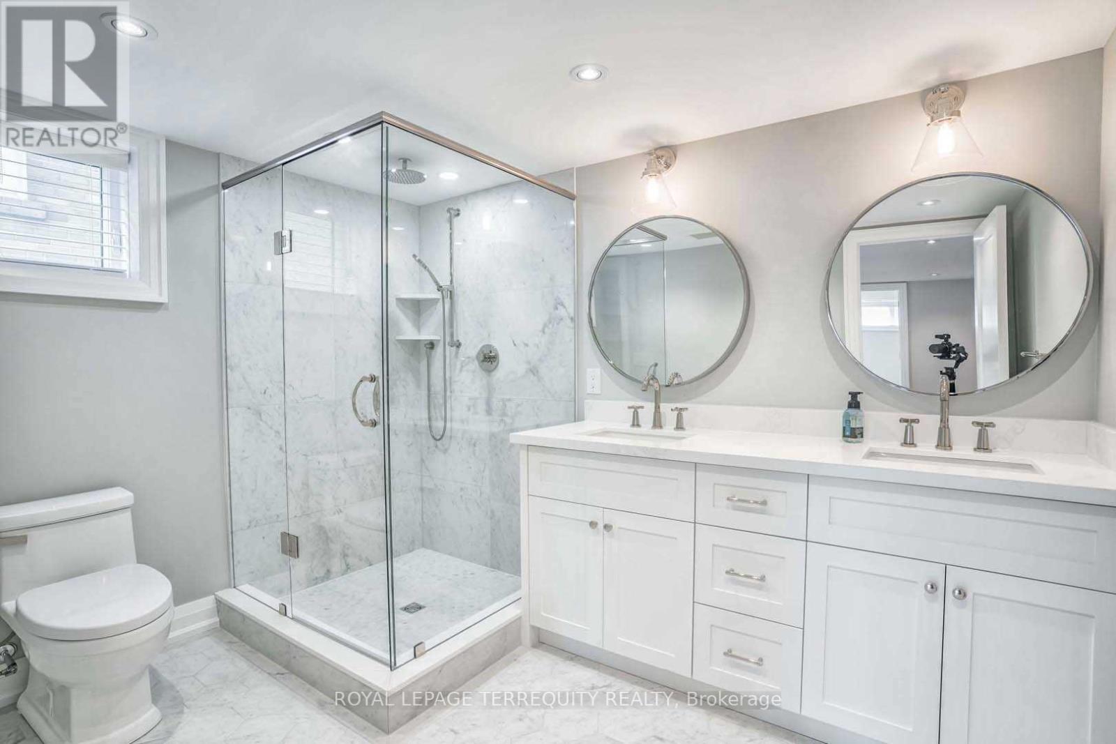 112 Prince George Drive, Toronto, Ontario  M9B 2X8 - Photo 20 - W12609038