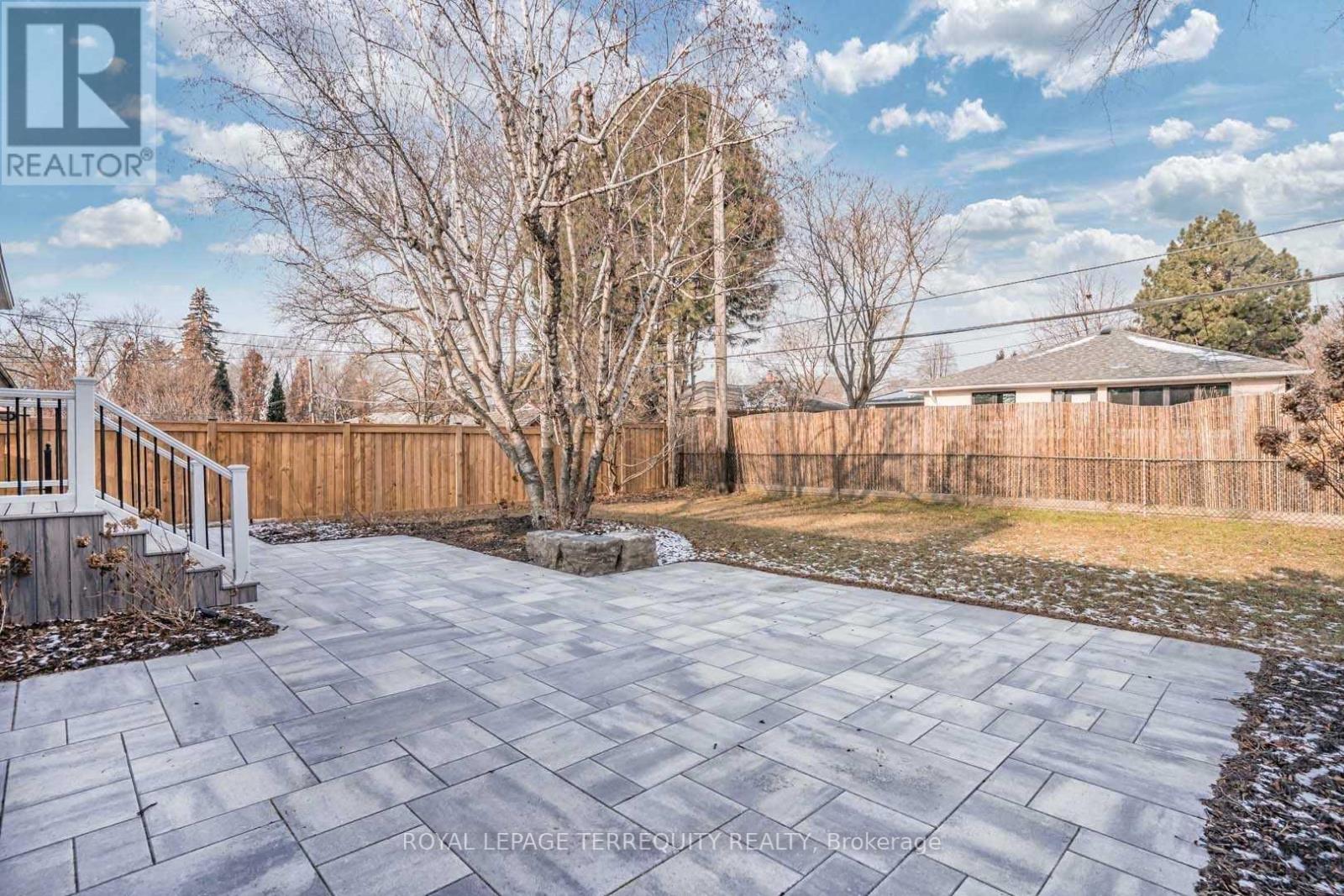 112 Prince George Drive, Toronto, Ontario  M9B 2X8 - Photo 24 - W12609038