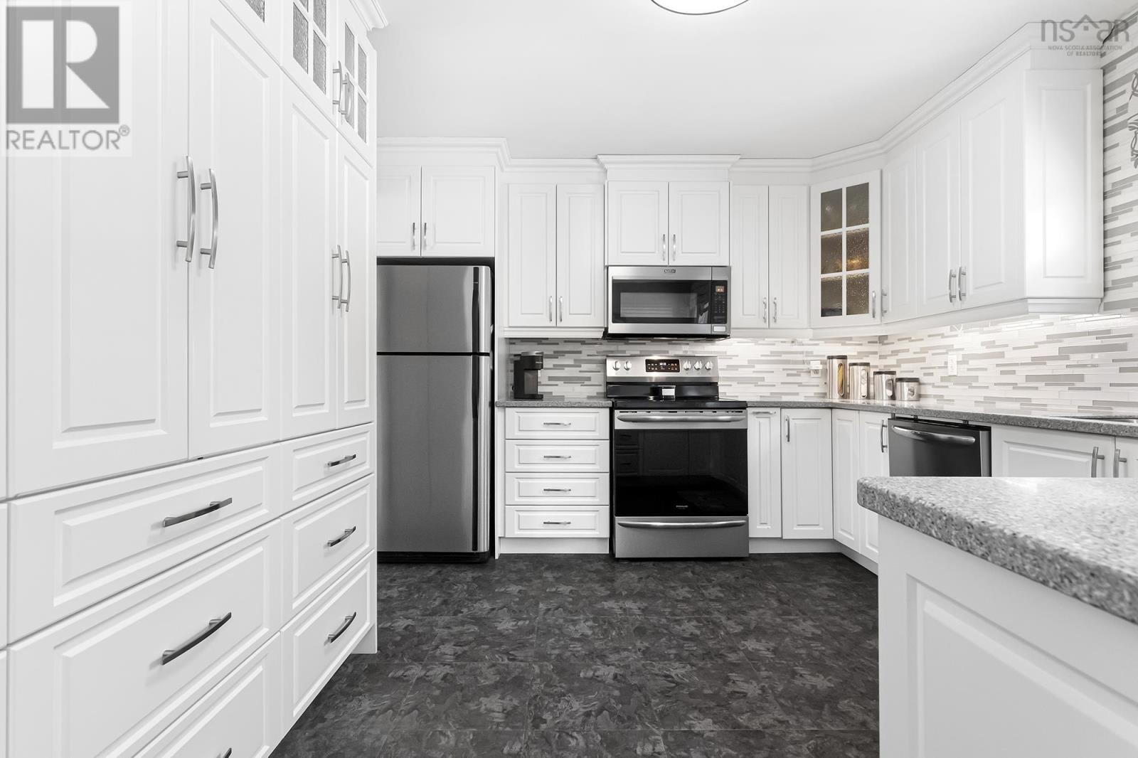 10 Ashley Drive, Middle Sackville, Nova Scotia  B4E 3B8 - Photo 18 - 202529083