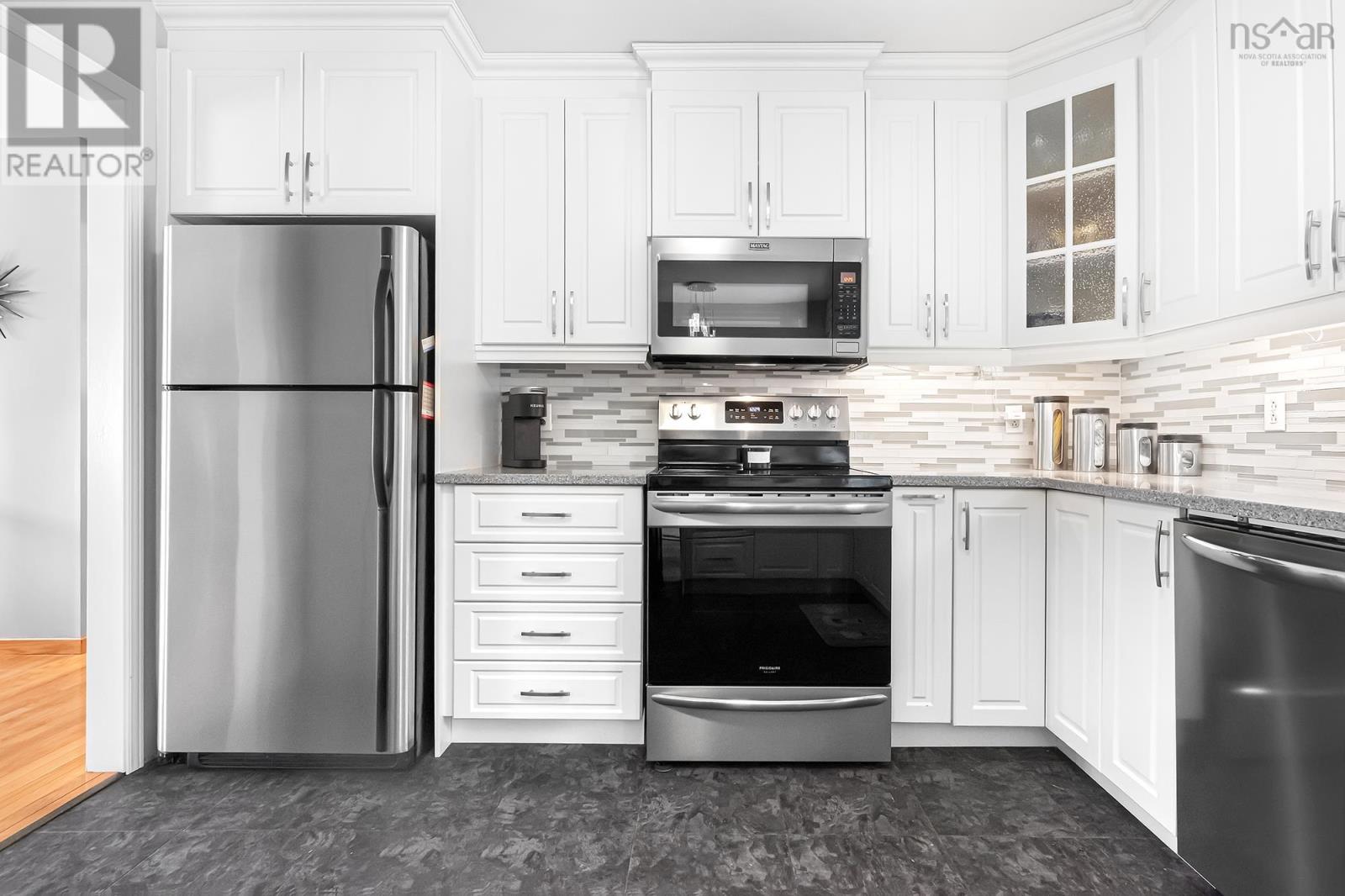 10 Ashley Drive, Middle Sackville, Nova Scotia  B4E 3B8 - Photo 20 - 202529083