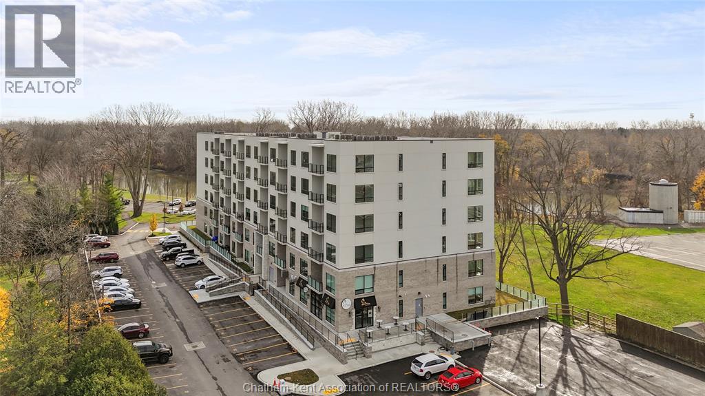 MLS# 25031316: 364 Grand AVENUE East Unit# 105, Chatham, Canada