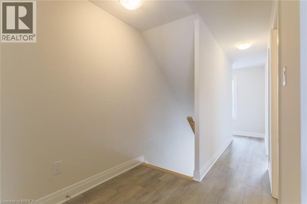 2 Willow Street Unit# 3, Paris, Ontario  N3L 2K6 - Photo 8 - 40792586