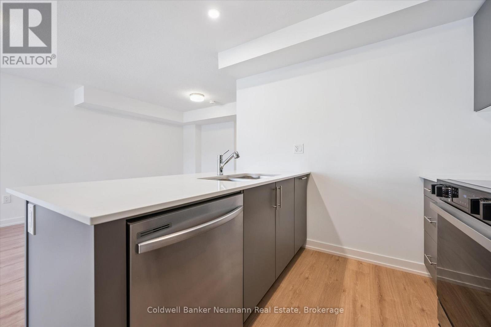 41 - 940 St. David Street N, Centre Wellington, Ontario N1M 0L7 - Photo 7 - X12474387