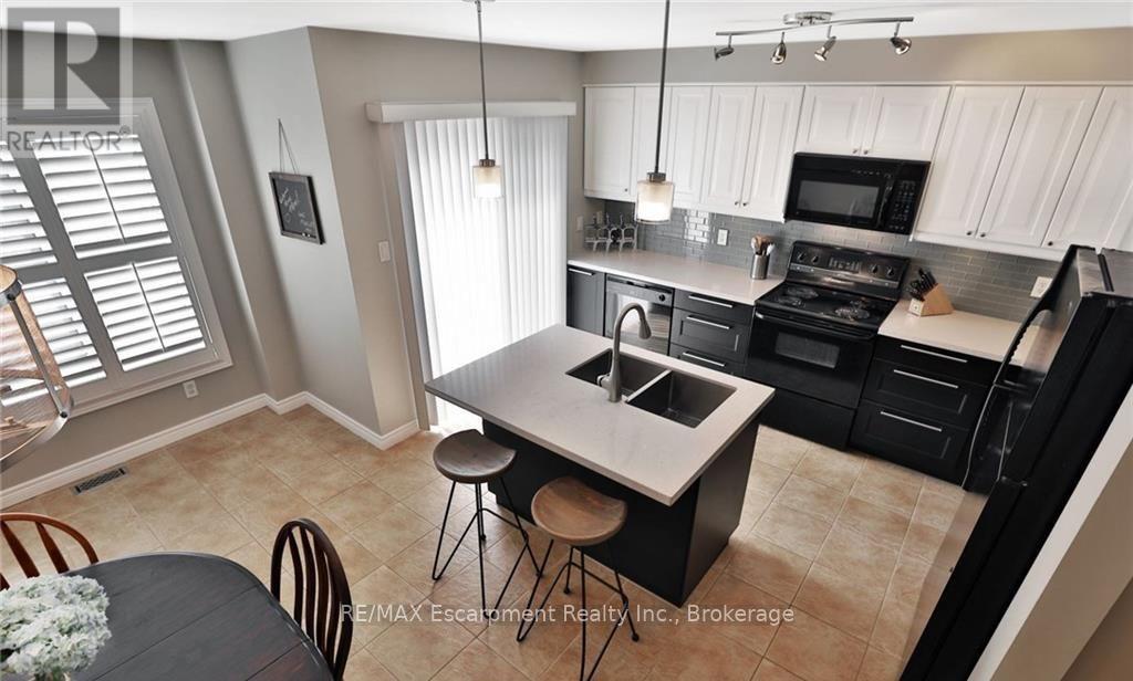 1486 Warbler Road, Oakville (Wt West Oak Trails), Ontario  L6M 3Z7 - Photo 11 - W12609070