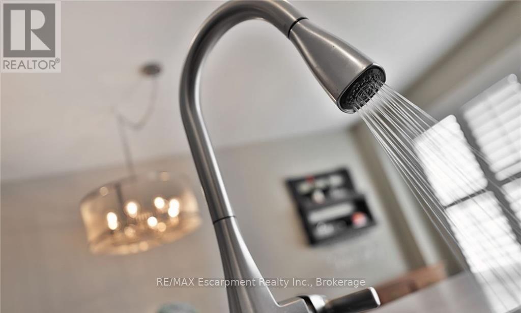 1486 Warbler Road, Oakville (Wt West Oak Trails), Ontario  L6M 3Z7 - Photo 14 - W12609070