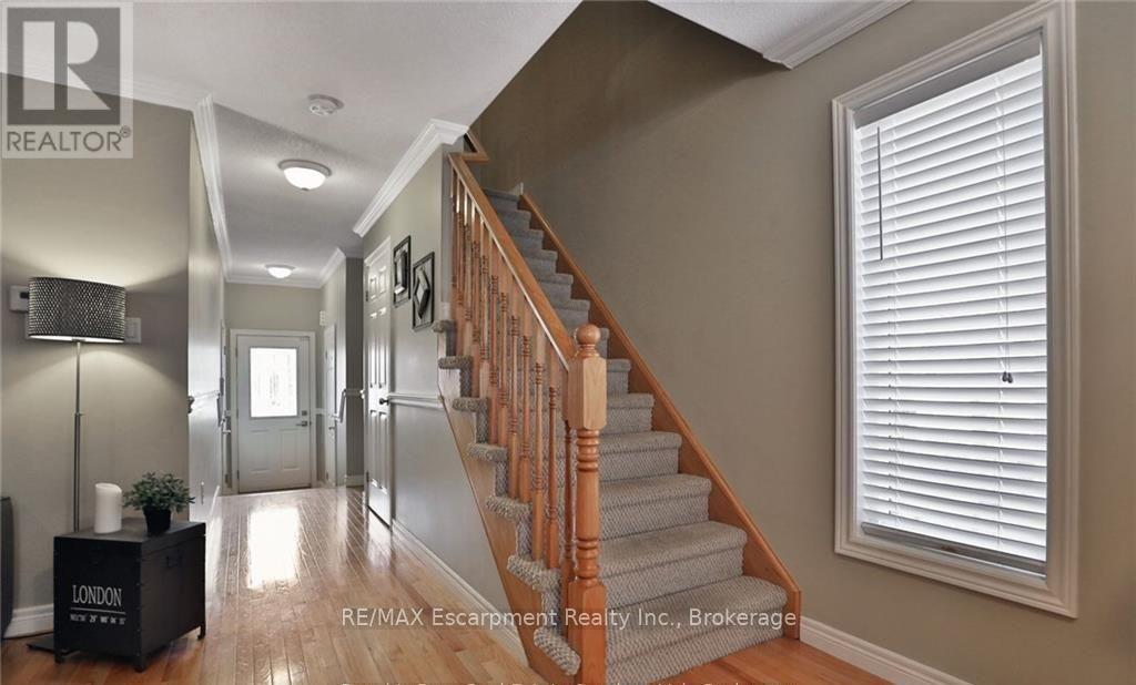 1486 Warbler Road, Oakville (Wt West Oak Trails), Ontario  L6M 3Z7 - Photo 4 - W12609070