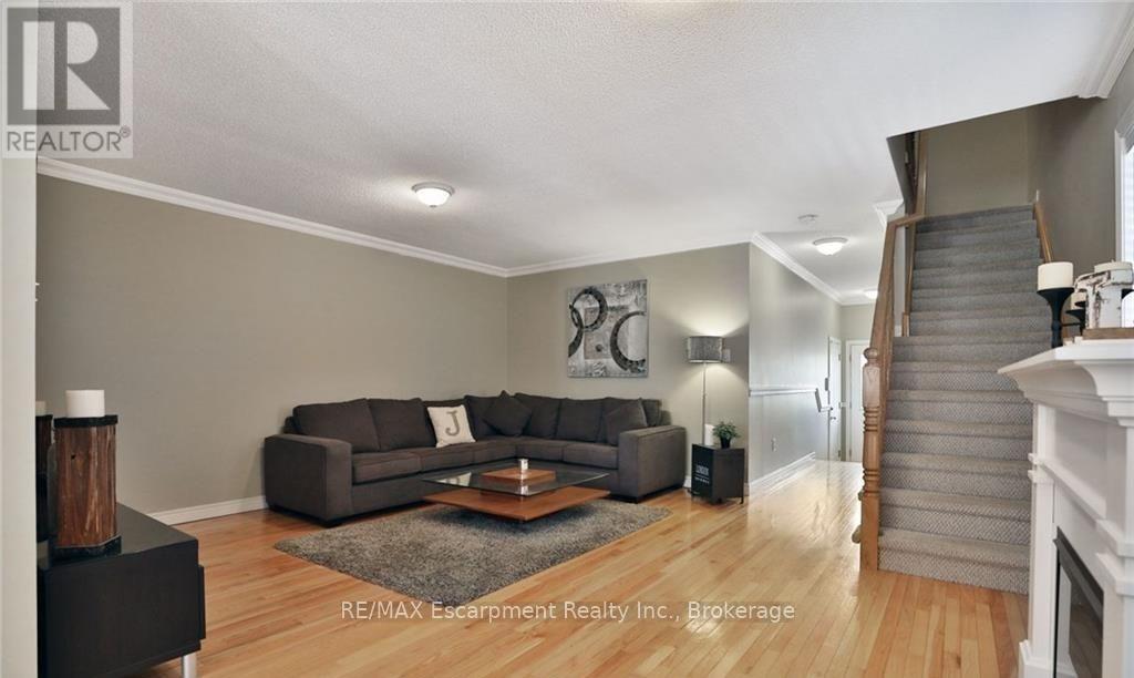 1486 Warbler Road, Oakville (Wt West Oak Trails), Ontario  L6M 3Z7 - Photo 5 - W12609070