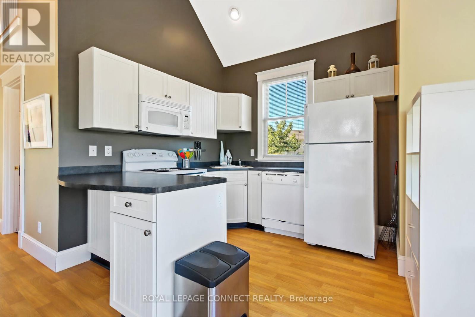 66 - 2 Natures Lane, Prince Edward County, Ontario  K0K 1P0 - Photo 11 - X12609004