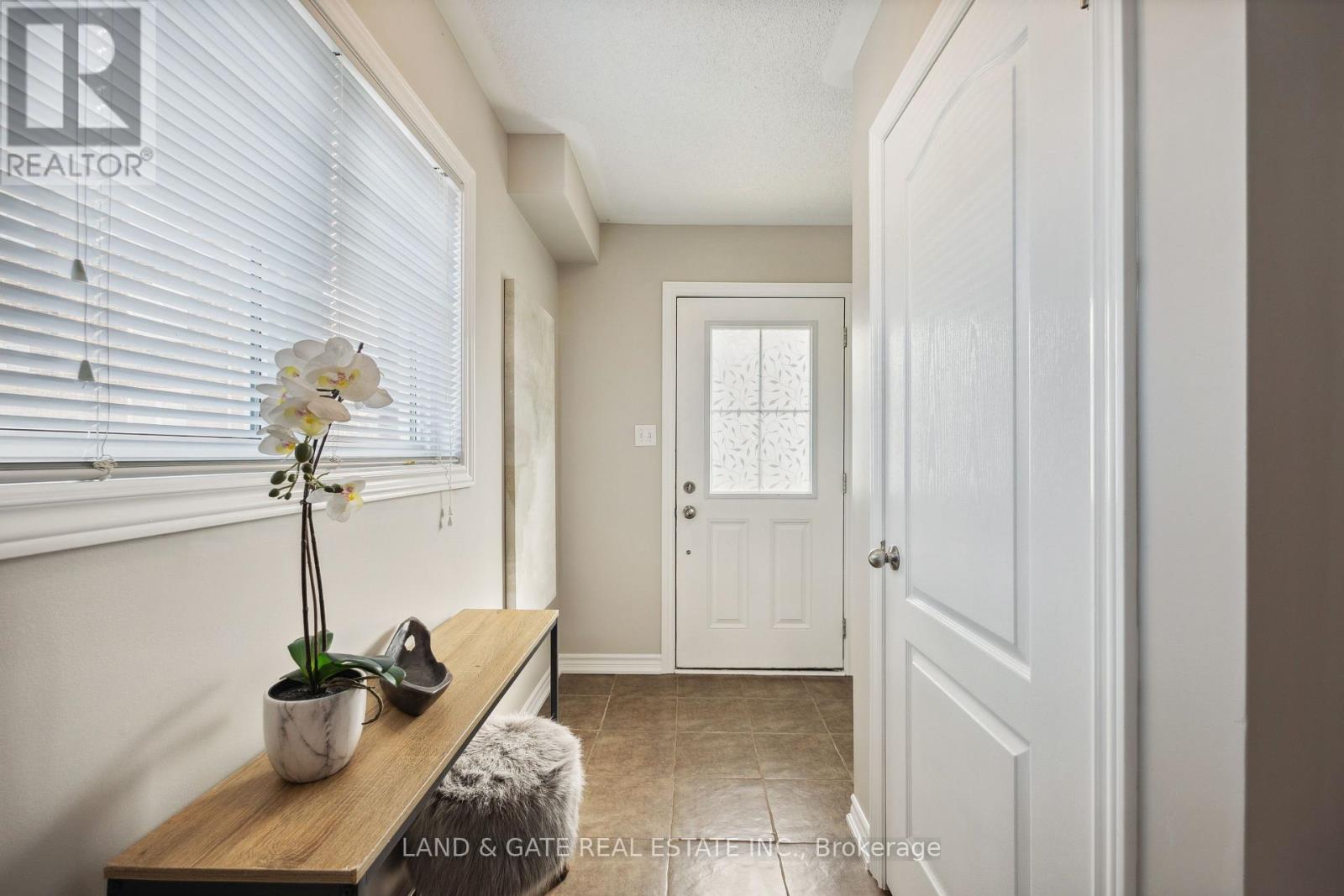 16 Katerson Lane, Clarington, Ontario  L1E 0E9 - Photo 3 - E12609130