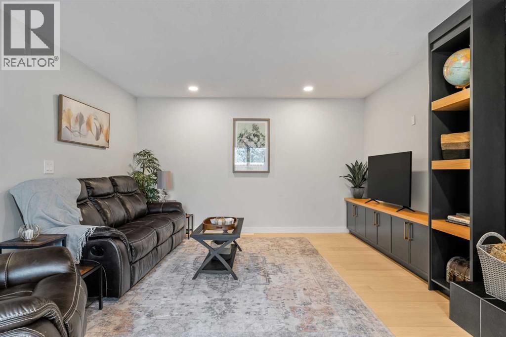 92 Deermeade Road Se, Calgary, Alberta  T2J 5Z5 - Photo 9 - A2271378