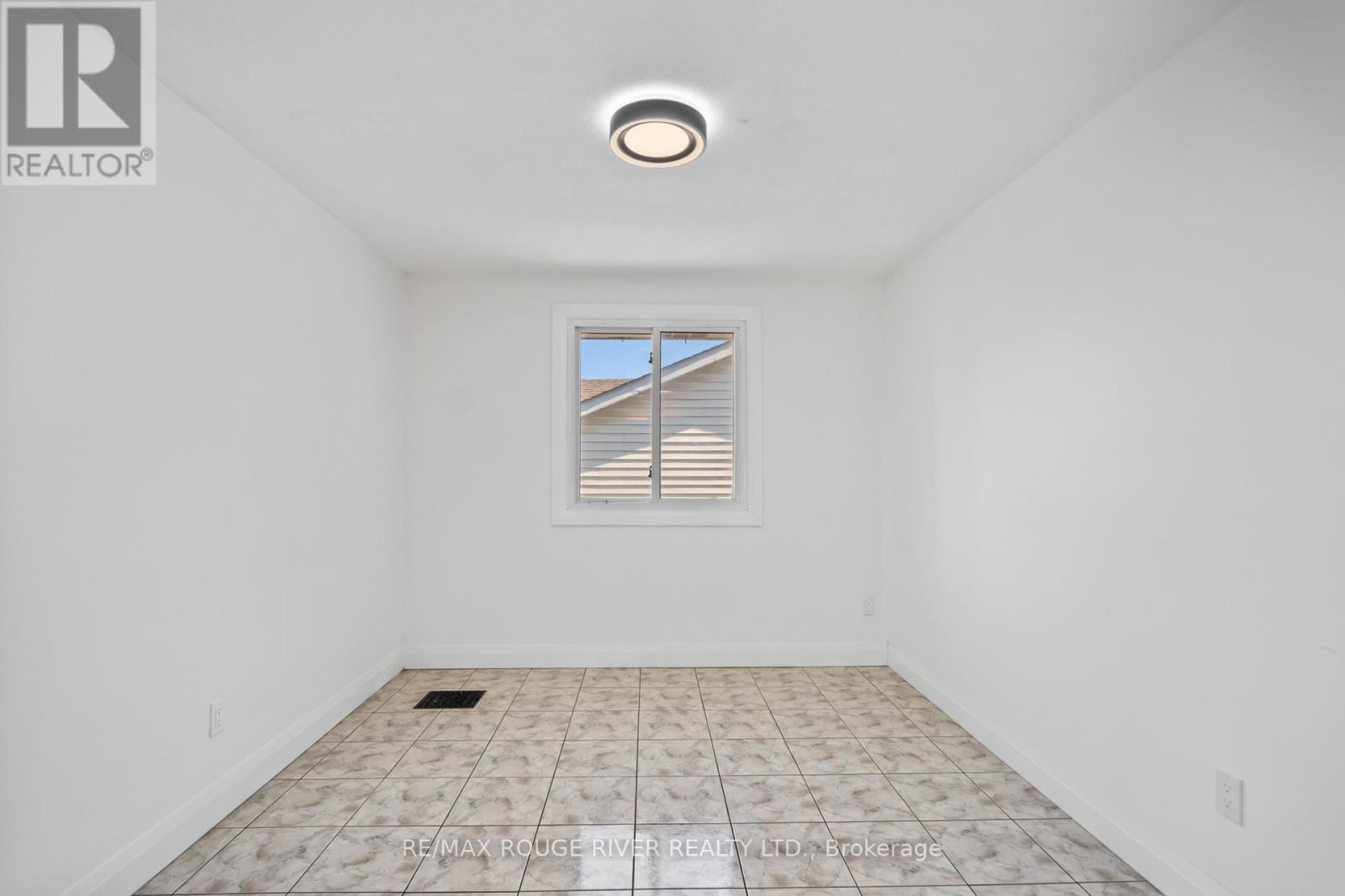 Main - 599 Otonabee Drive, Peterborough, Ontario  K9J 7X8 - Photo 17 - X12609182