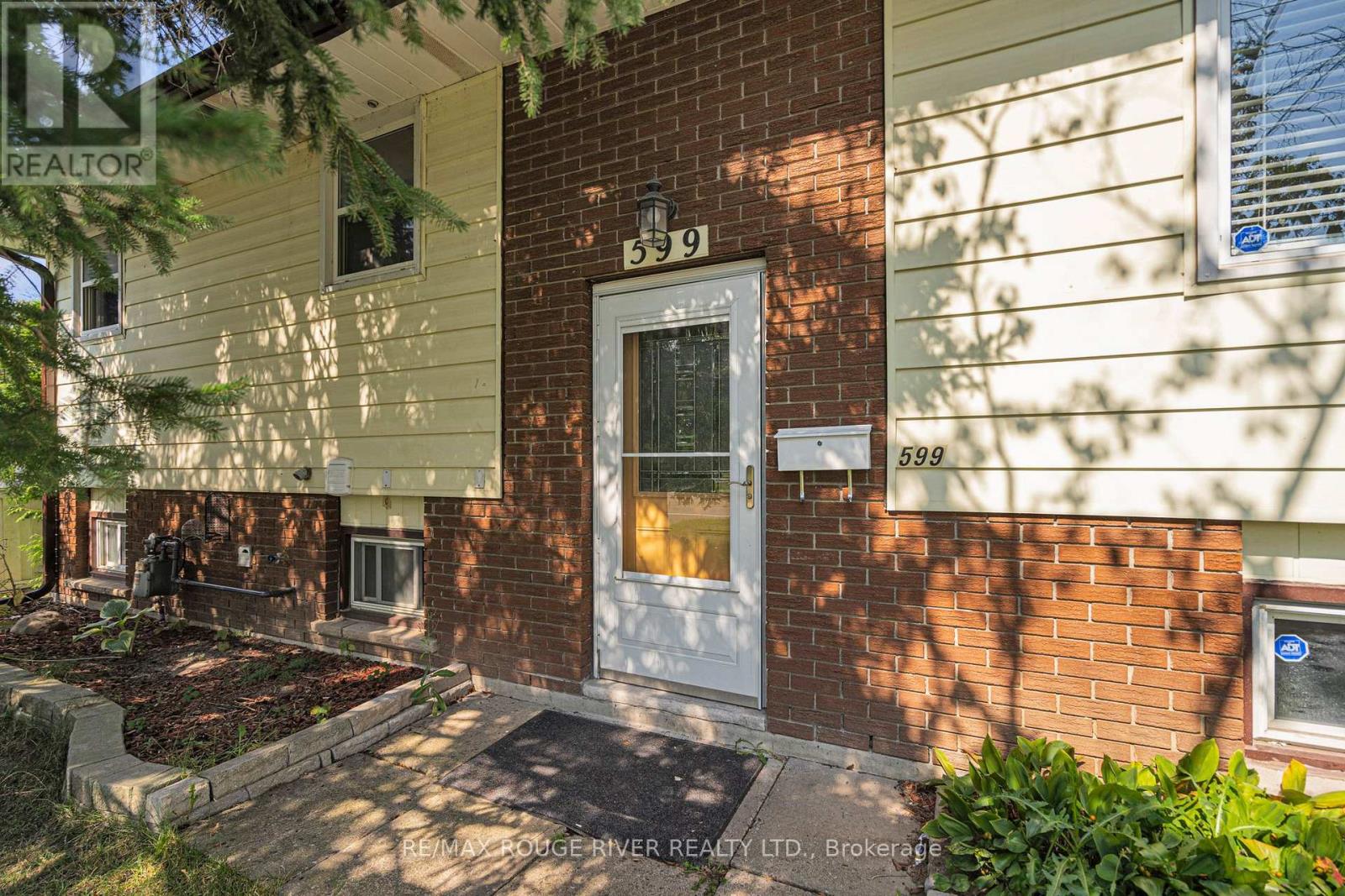 Main - 599 Otonabee Drive, Peterborough, Ontario  K9J 7X8 - Photo 4 - X12609182