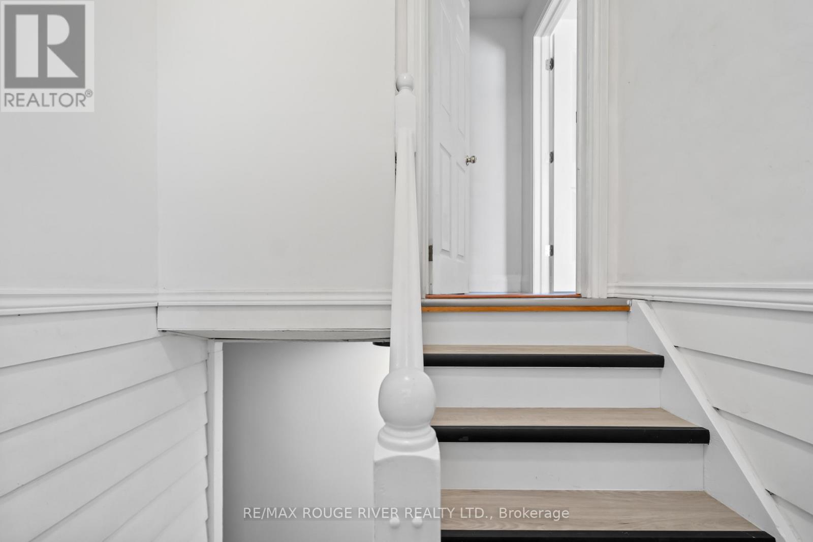 Main - 599 Otonabee Drive, Peterborough, Ontario  K9J 7X8 - Photo 5 - X12609182