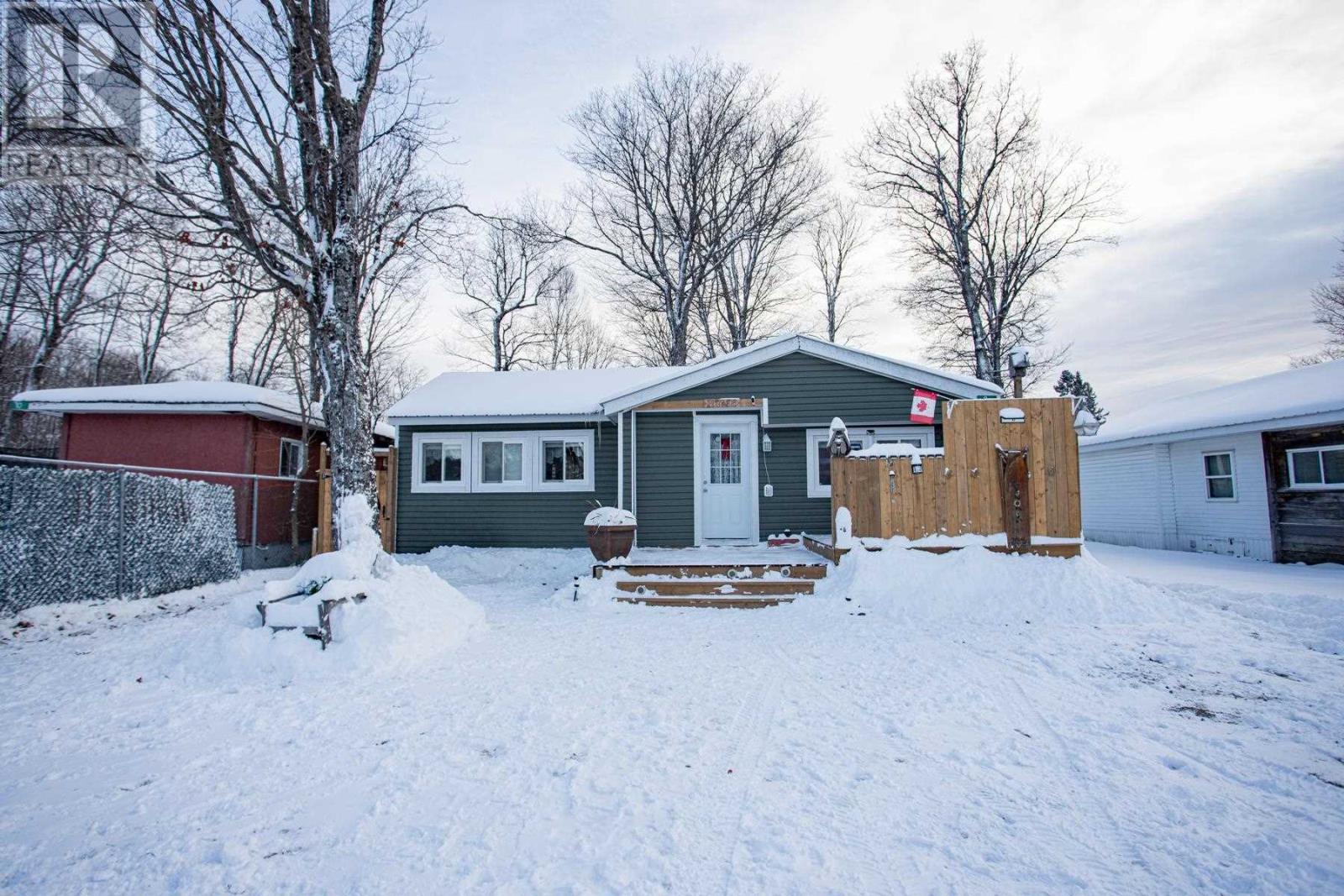 8 Wildwood Dr, Heyden, Ontario  P6A 5K7 - Photo 4 - SM253424