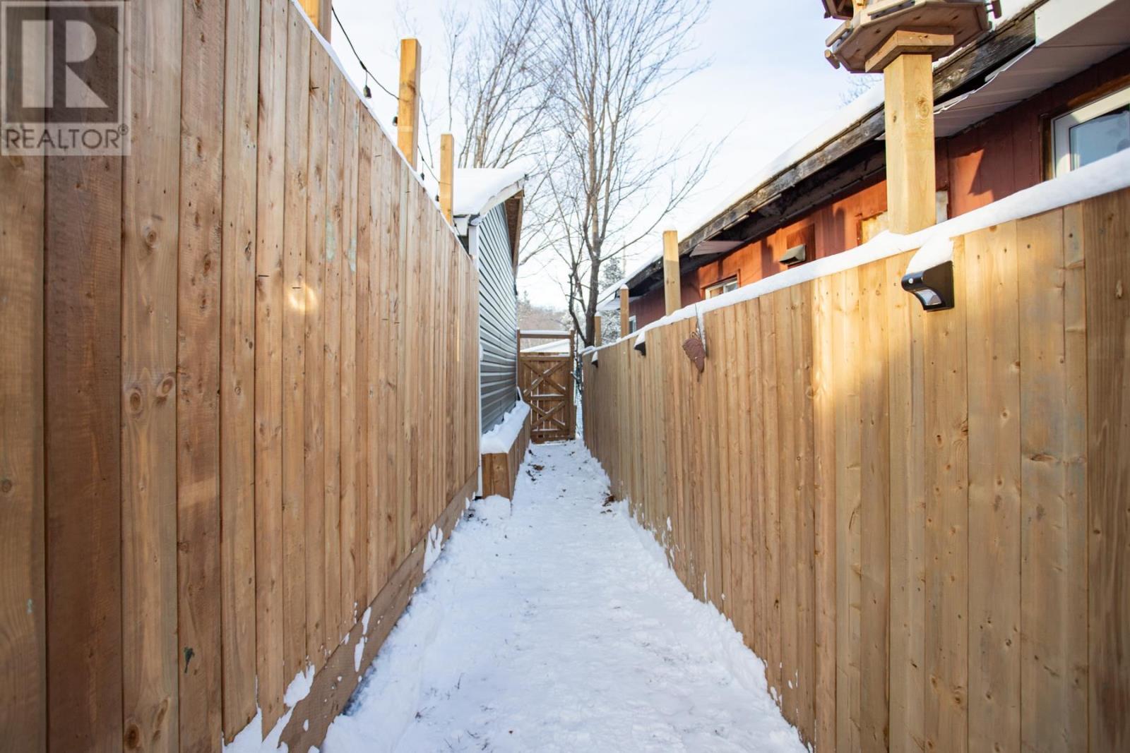 8 Wildwood Dr, Heyden, Ontario  P6A 5K7 - Photo 7 - SM253424