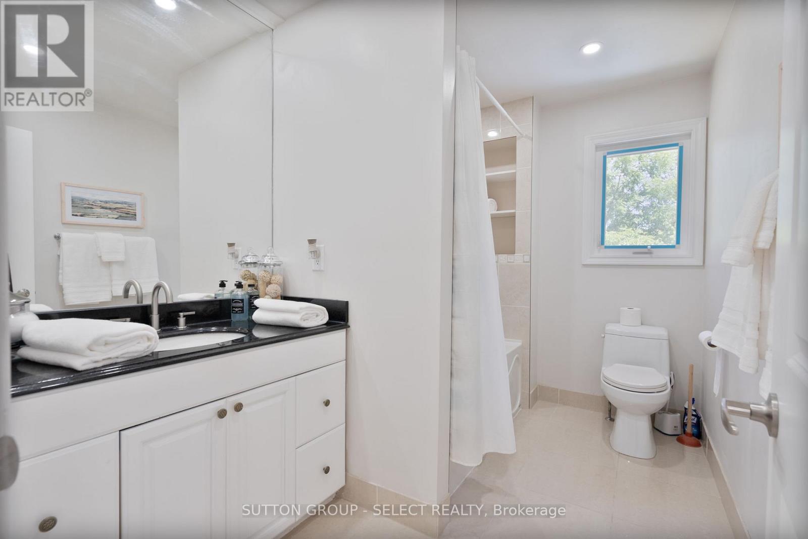 9 Ullswater Crescent, London North, Ontario  N6G 4L4 - Photo 24 - X12609088