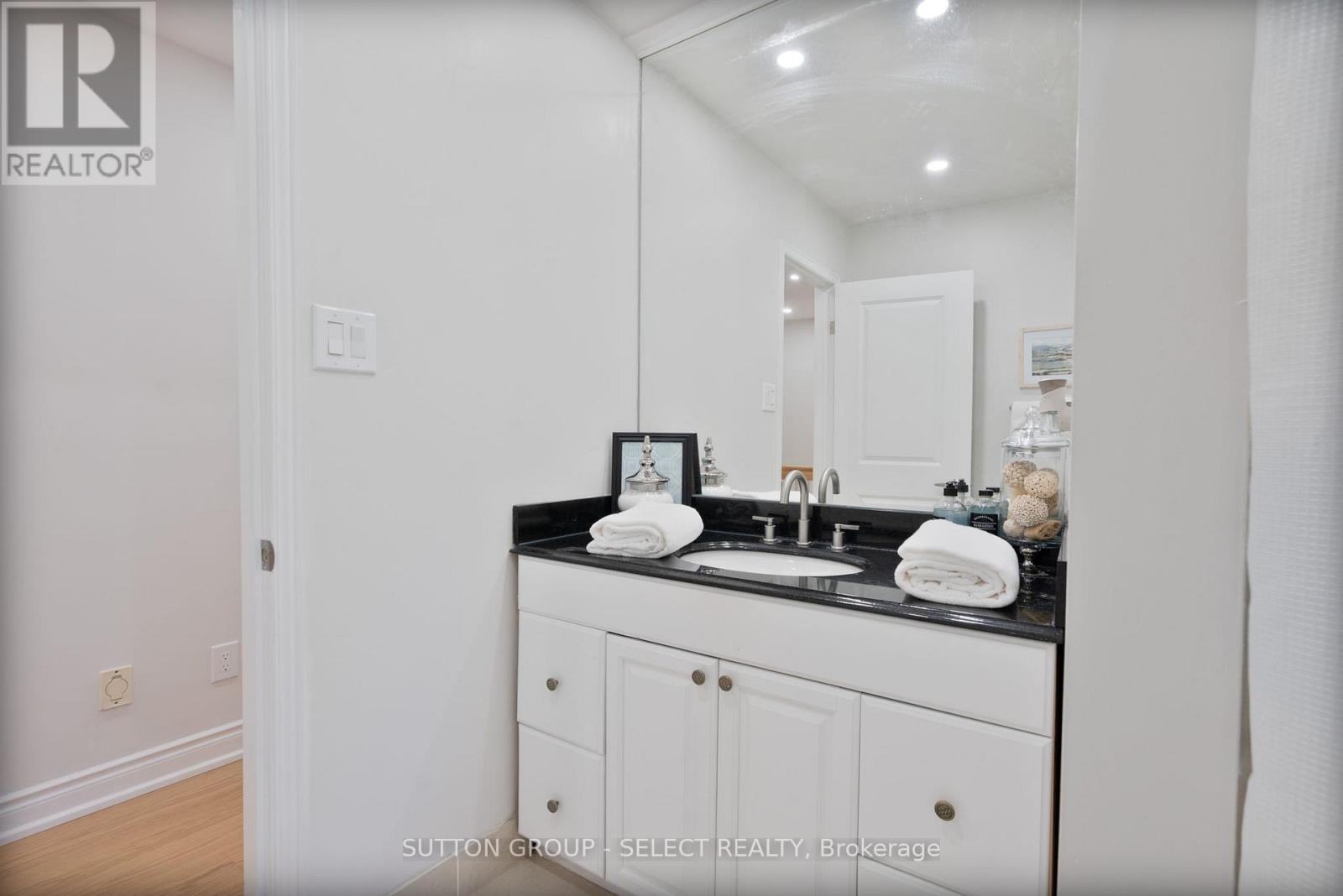 9 Ullswater Crescent, London North, Ontario  N6G 4L4 - Photo 26 - X12609088