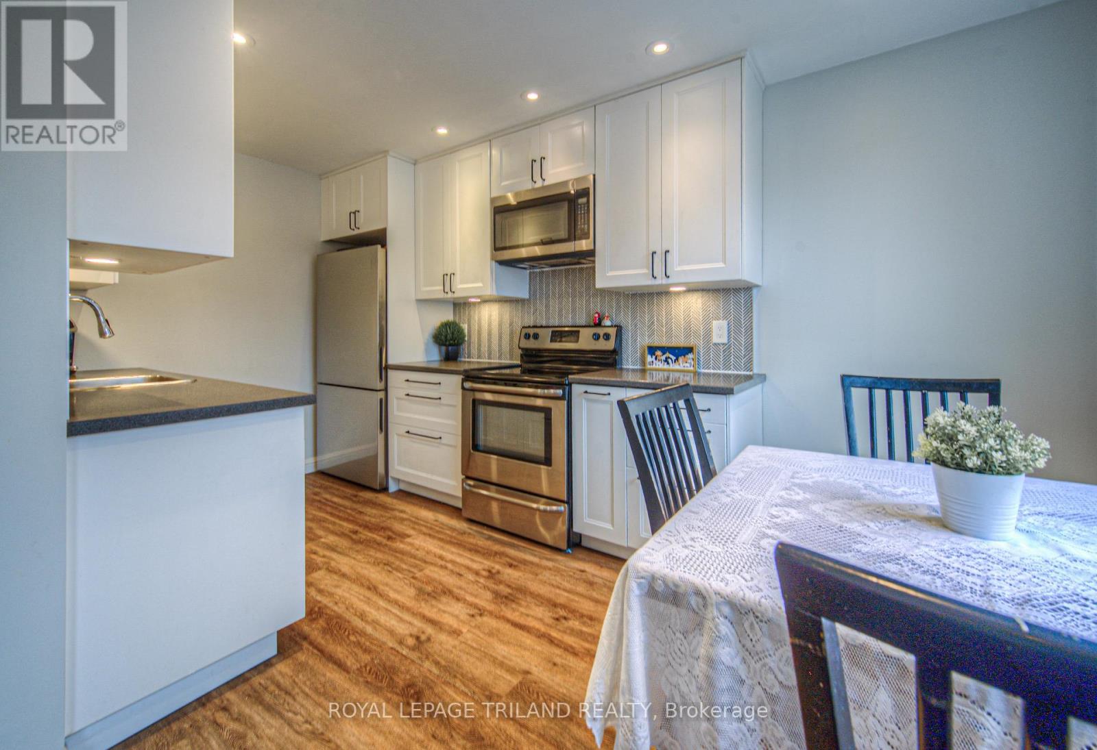 Unit #13 - 2700 Barton Street E, Hamilton, Ontario  L8E 2J7 - Photo 11 - X12609100