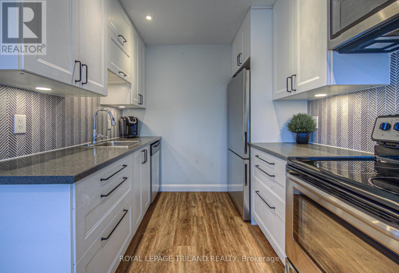 Unit #13 - 2700 Barton Street E, Hamilton, Ontario  L8E 2J7 - Photo 14 - X12609100