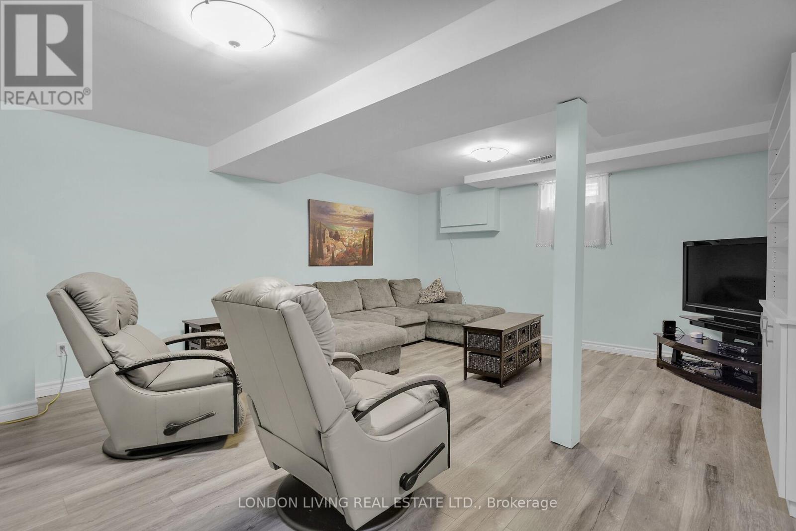 Photo 34 of 45 for 56 Sundridge Court