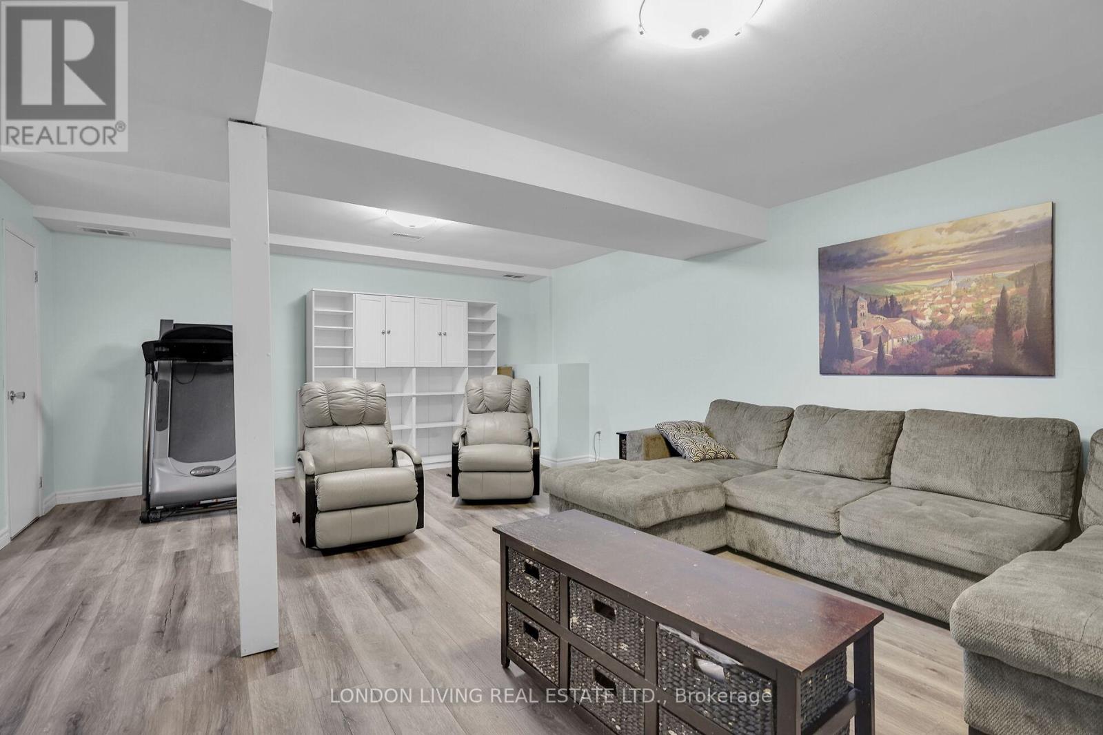 Photo 35 of 45 for 56 Sundridge Court