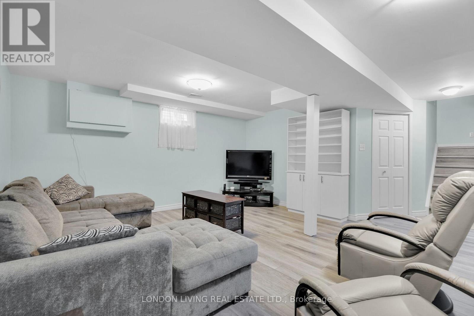 Photo 36 of 45 for 56 Sundridge Court