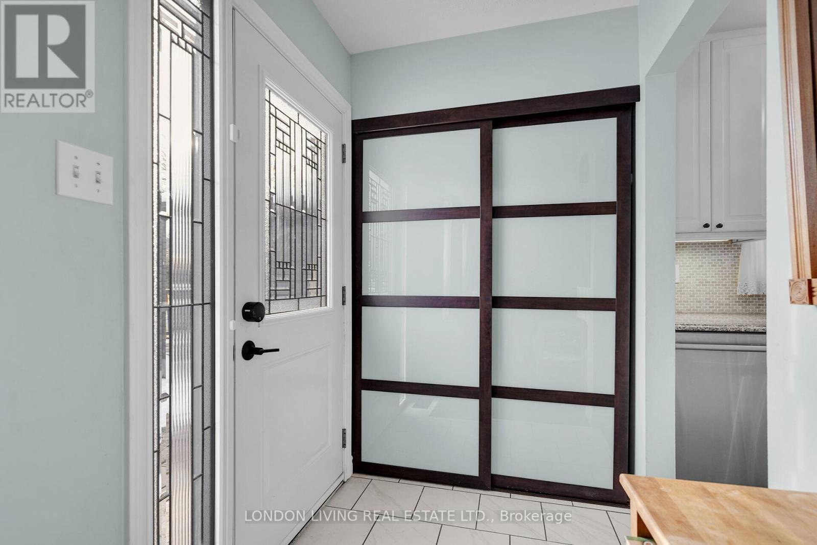 56 Sundridge Court, London South, Ontario  N5Z 4R5 - Photo 8 - X12609210