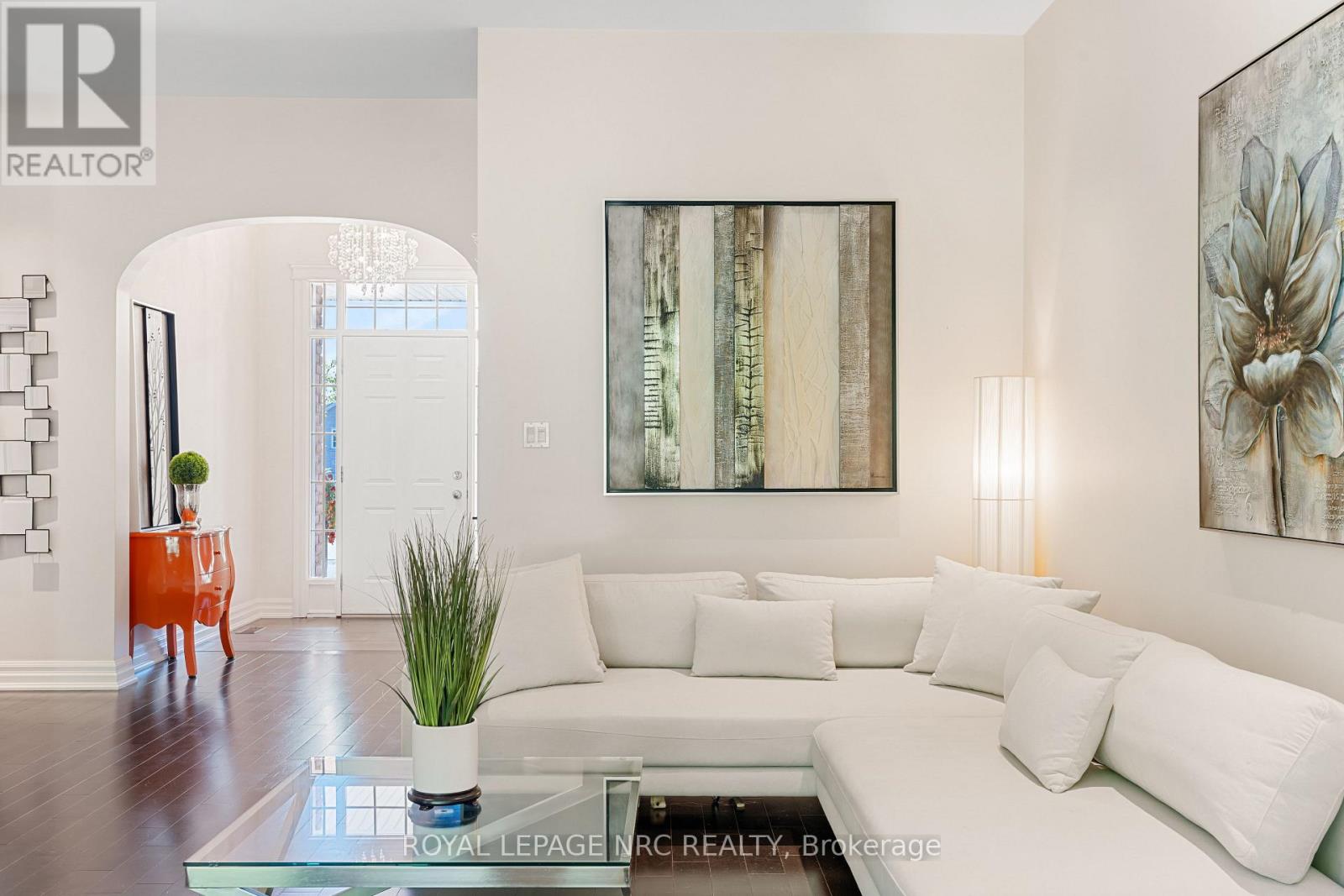 3505 Matthews Drive, Niagara Falls (Mt. Carmel), Ontario  L2H 2Z4 - Photo 5 - X12428233