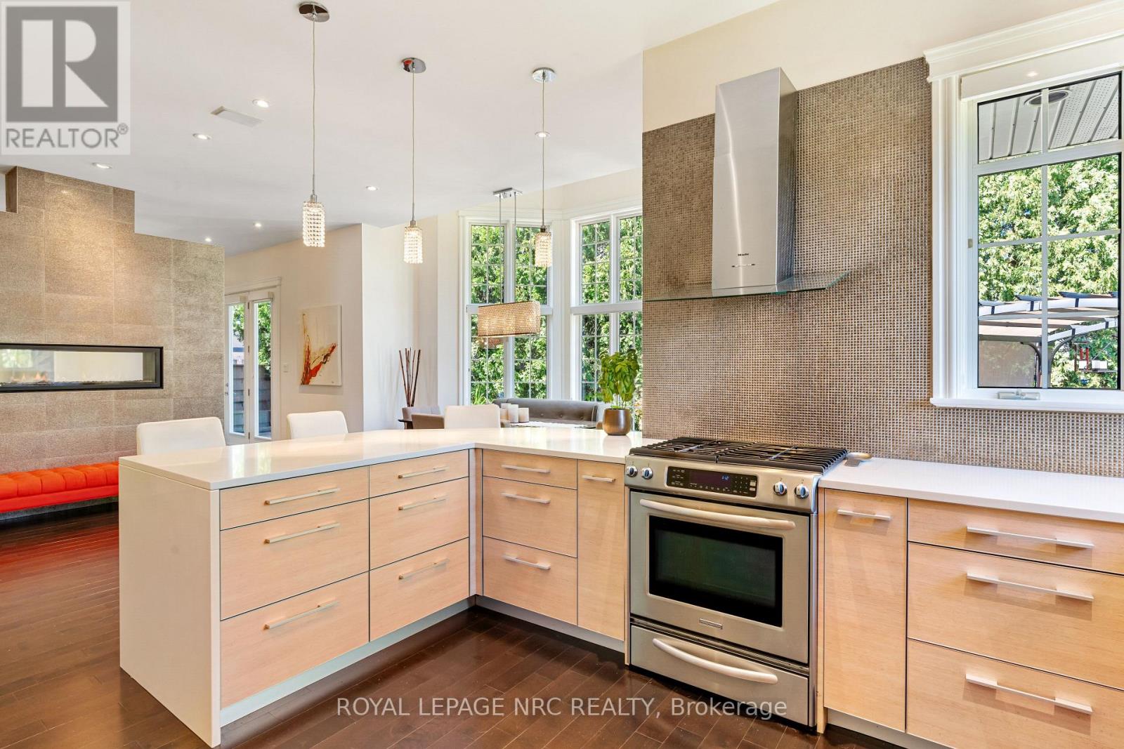 3505 Matthews Drive, Niagara Falls (Mt. Carmel), Ontario  L2H 2Z4 - Photo 8 - X12428233