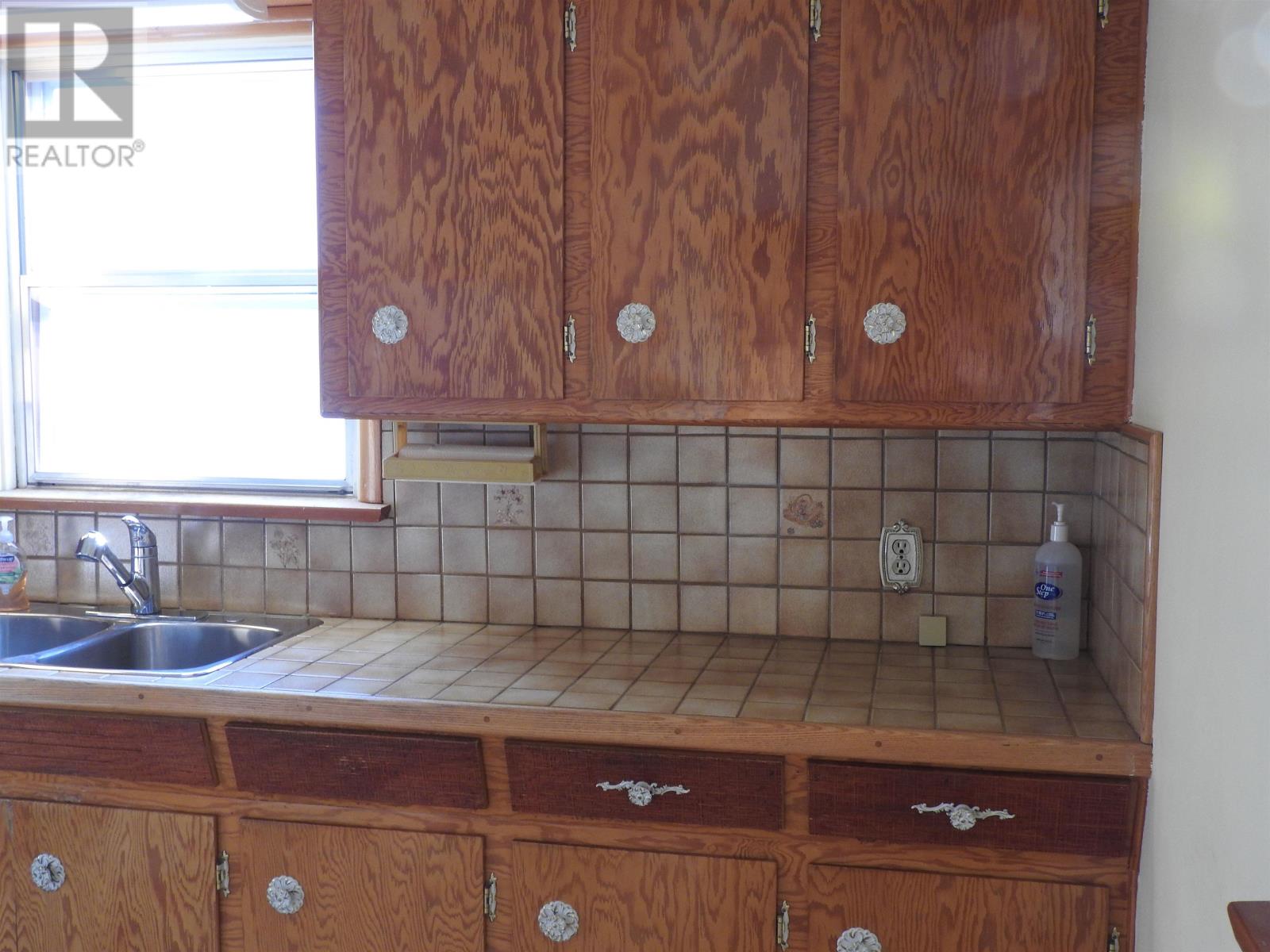 17 Penfold St, Thunder Bay, Ontario  P7A 3J6 - Photo 6 - TB253537