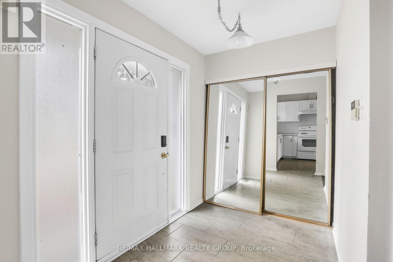 44 - 920 Dynes Road, Ottawa, Ontario  K2C 0G8 - Photo 2 - X12609106