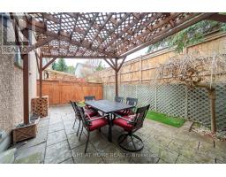 21 - 370 RIDDELL COURT, Newmarket, Ontario