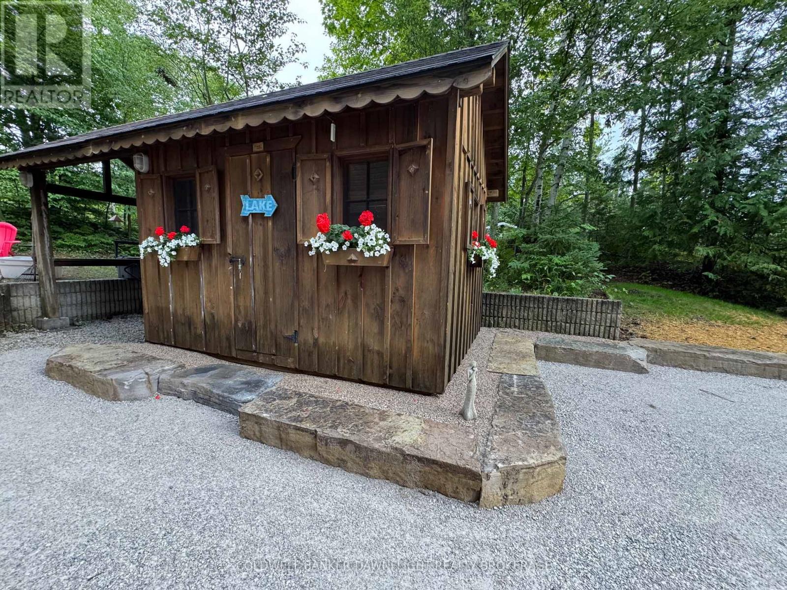 25 Emerson Avenue, South Bruce Peninsula, Ontario  N0H 2G0 - Photo 35 - X12605062