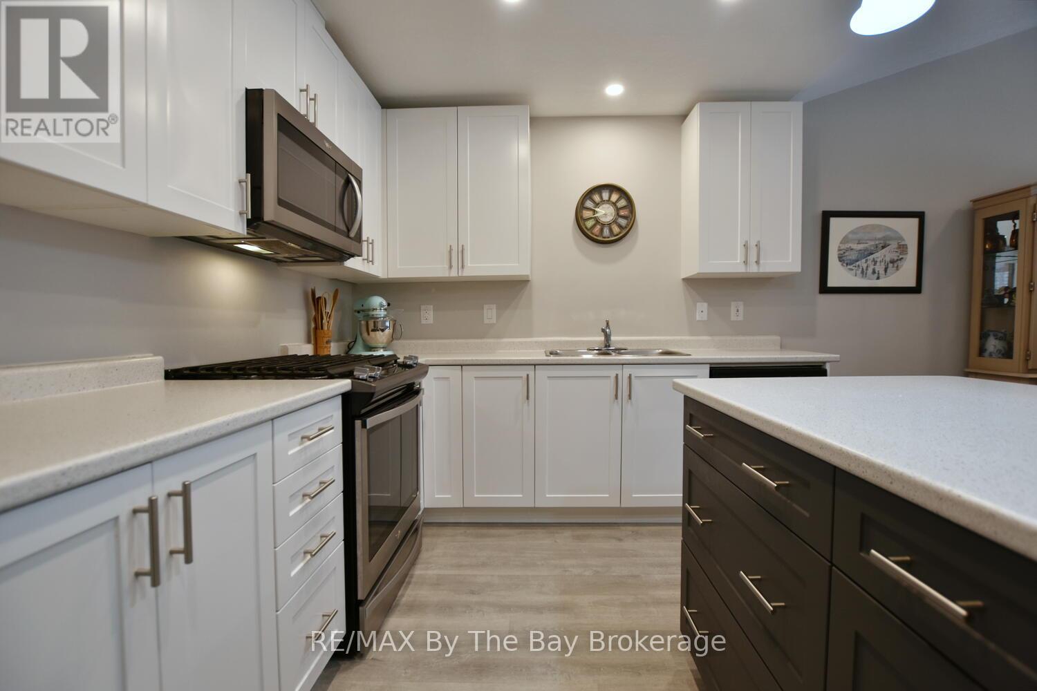 30 Ivy Crescent, Wasaga Beach, Ontario  L9Z 0H8 - Photo 8 - S12609008