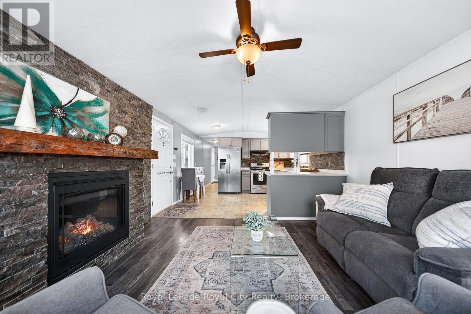 6 Water (Pvt) Street, Puslinch, Ontario N1H 6H9 - Photo 2 - X12422338