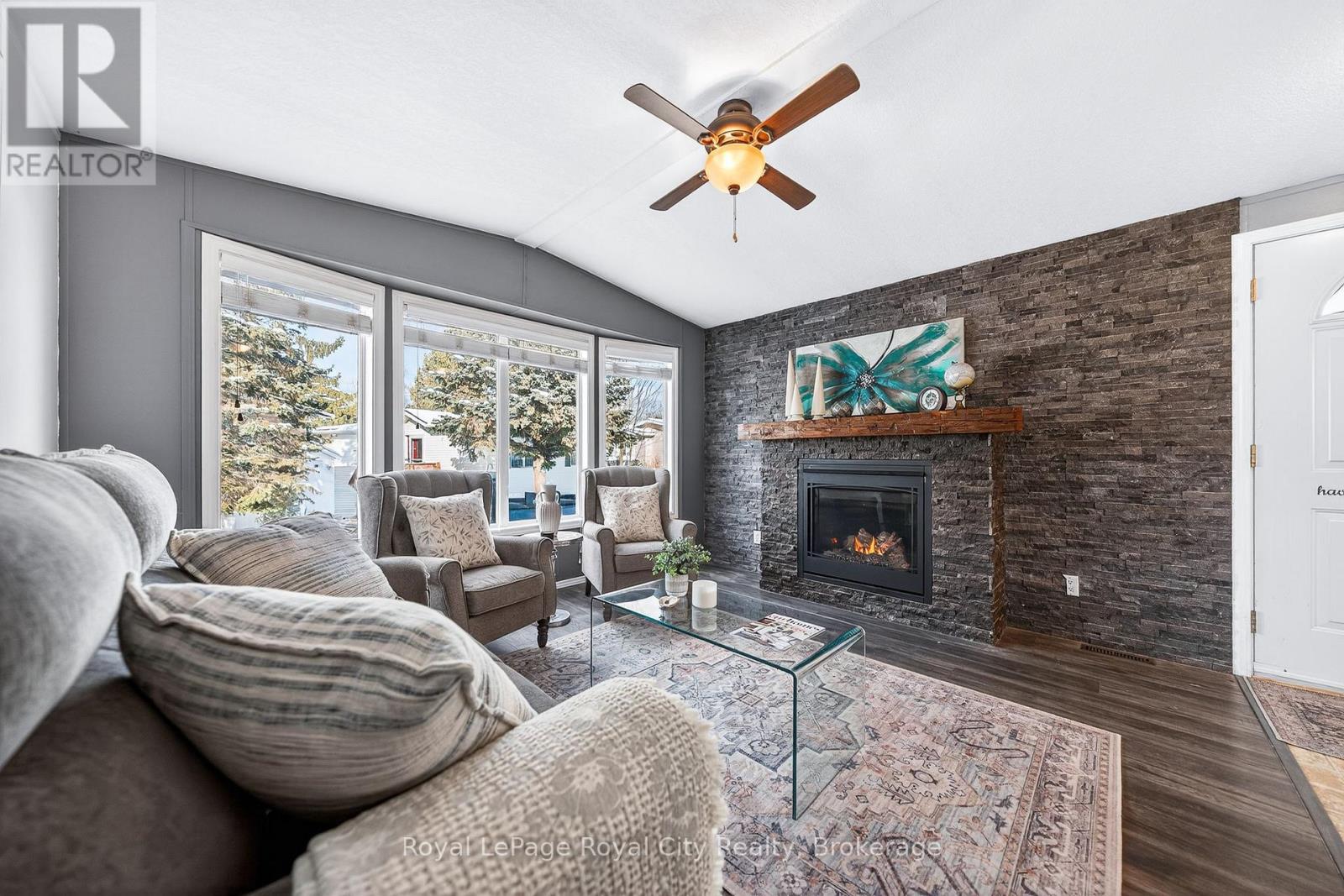 6 Water (Pvt) Street, Puslinch, Ontario N1H 6H9 - Photo 3 - X12422338