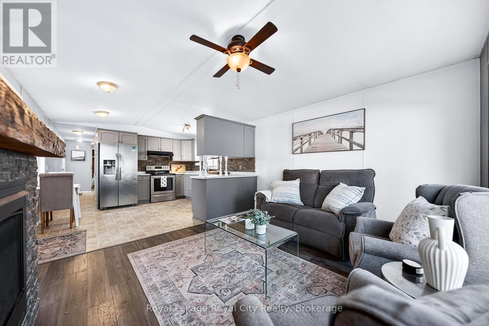 6 Water (Pvt) Street, Puslinch, Ontario N1H 6H9 - Photo 4 - X12422338