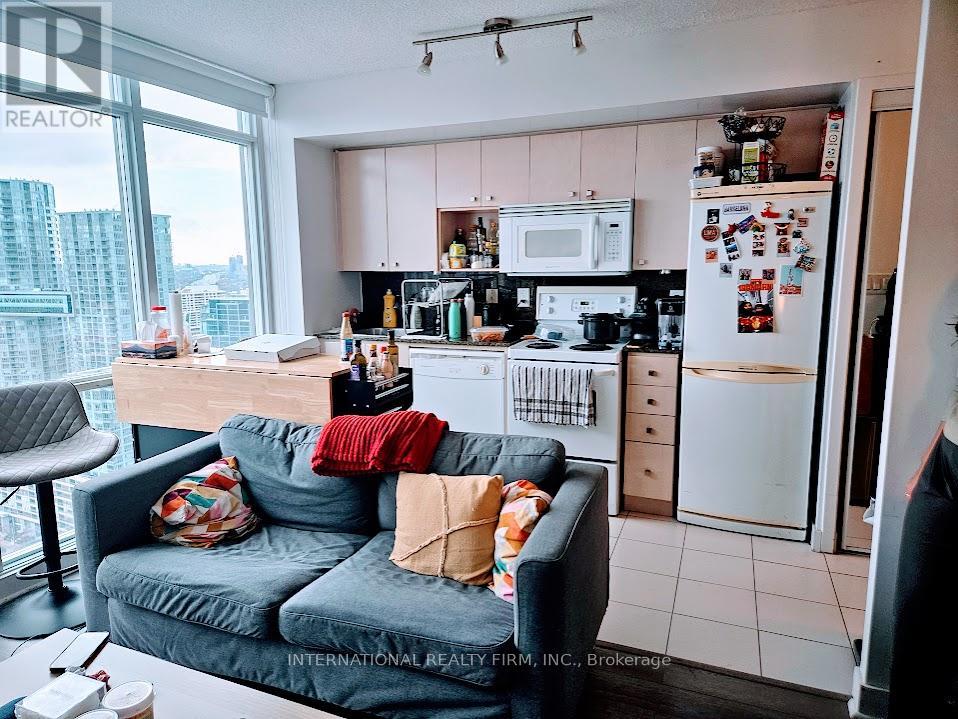 4216 - 11 Brunel Court, Toronto, Ontario  M5V 3Y3 - Photo 15 - C12609090