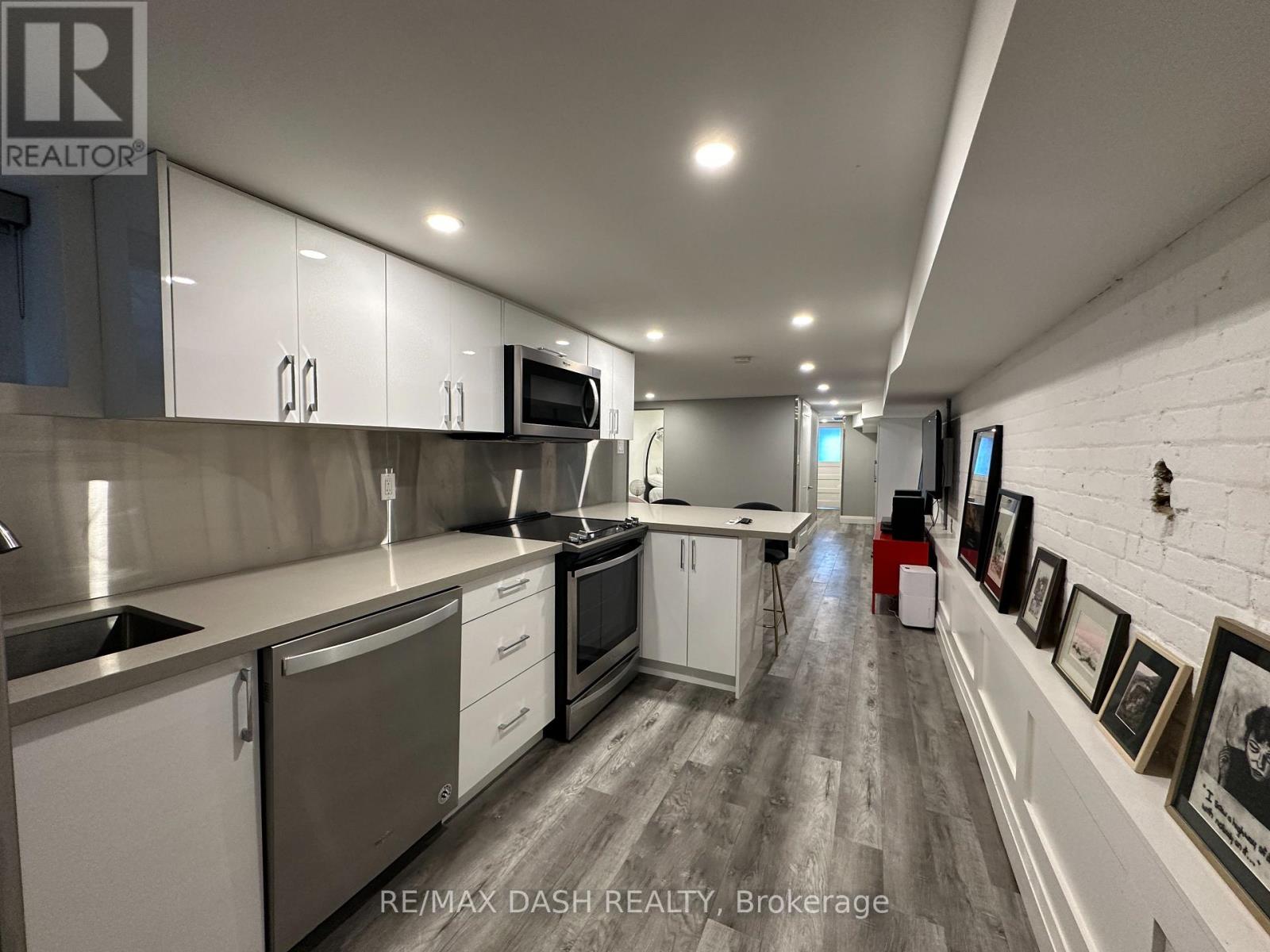 Bsmt - 725 Palmerston Avenue W, Toronto, Ontario  M6G 2P6 - Photo 18 - C12609172