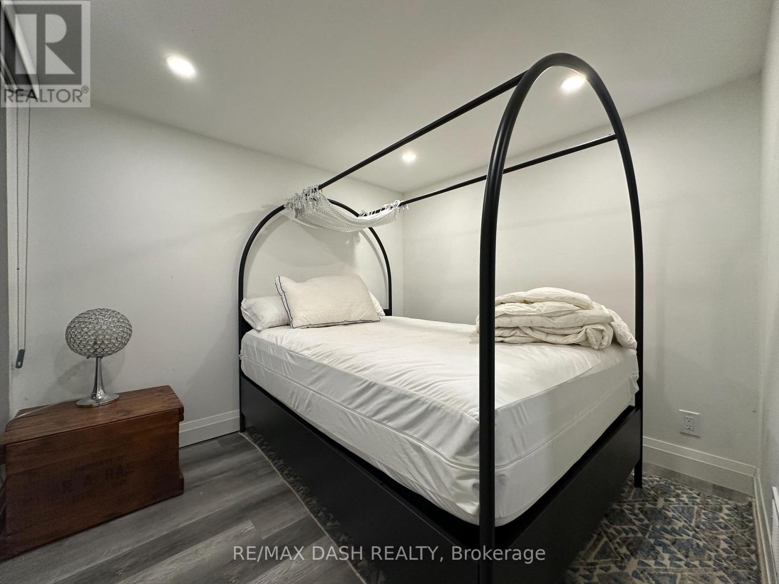 Bsmt - 725 Palmerston Avenue W, Toronto, Ontario  M6G 2P6 - Photo 19 - C12609172