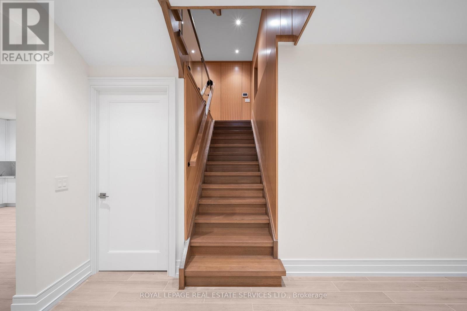 4 Waxwing Place, Toronto, Ontario  M3C 1N6 - Photo 38 - C12609188