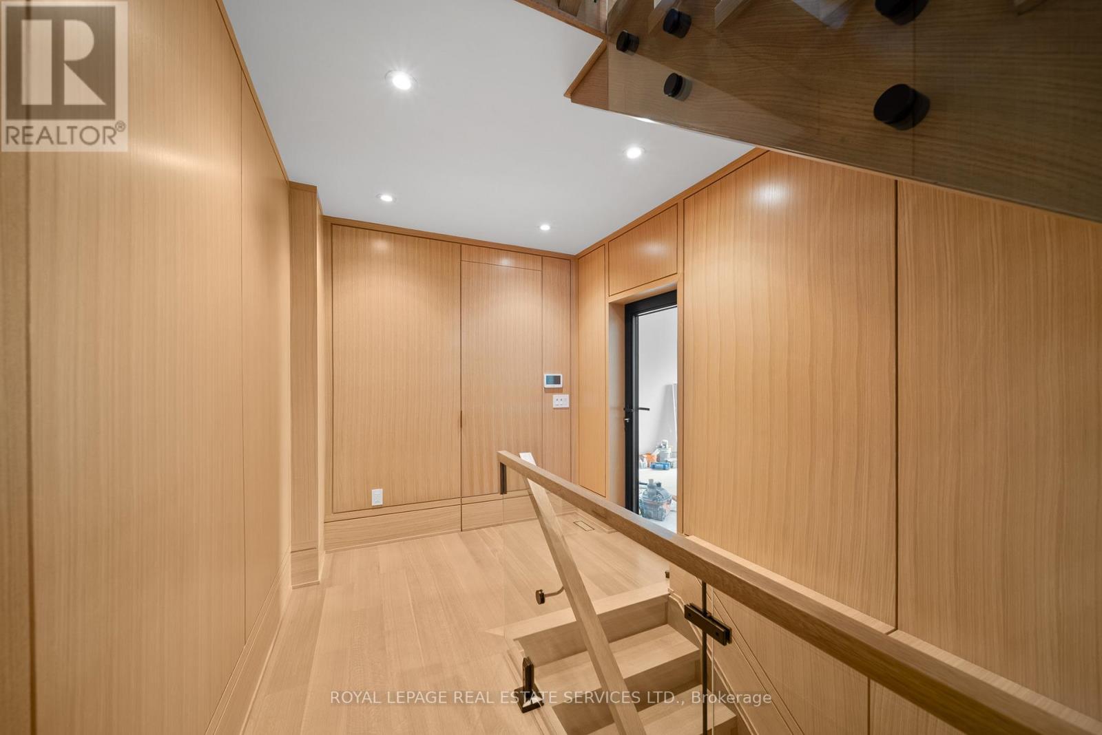 4 Waxwing Place, Toronto, Ontario  M3C 1N6 - Photo 39 - C12609188