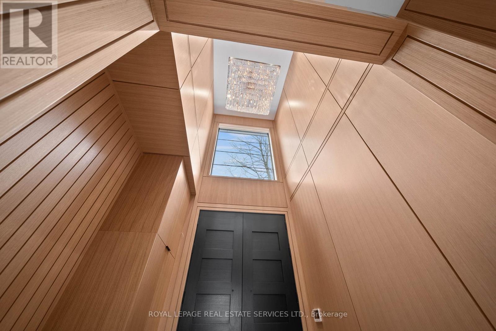 4 Waxwing Place, Toronto, Ontario  M3C 1N6 - Photo 4 - C12609188