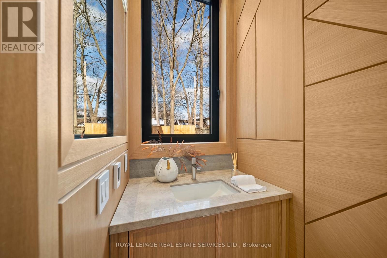 4 Waxwing Place, Toronto, Ontario  M3C 1N6 - Photo 41 - C12609188