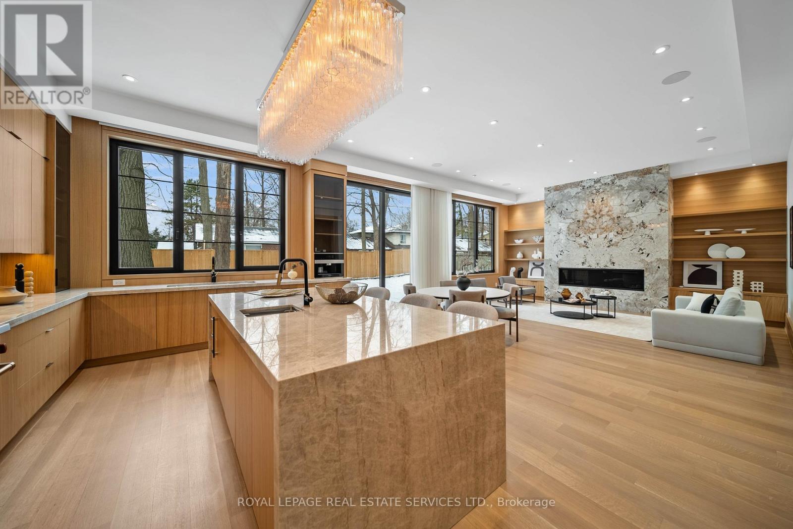 4 Waxwing Place, Toronto, Ontario  M3C 1N6 - Photo 8 - C12609188