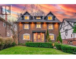 35 WEYBOURNE CRESCENT, Toronto, Ontario