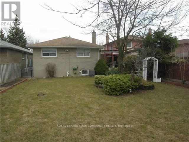 50 Araman Drive, Toronto, Ontario  M1T 2P6 - Photo 2 - E12609108