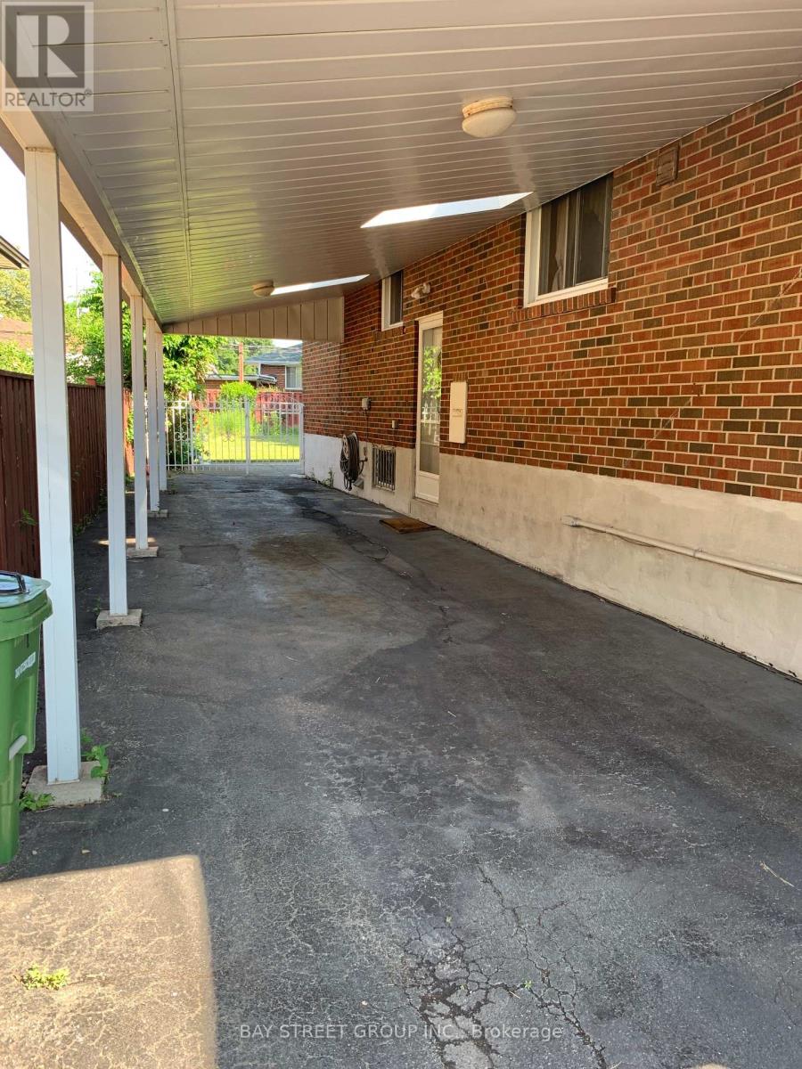 Main - 126 Cass Avenue, Toronto, Ontario  M1T 2B6 - Photo 3 - E12609162