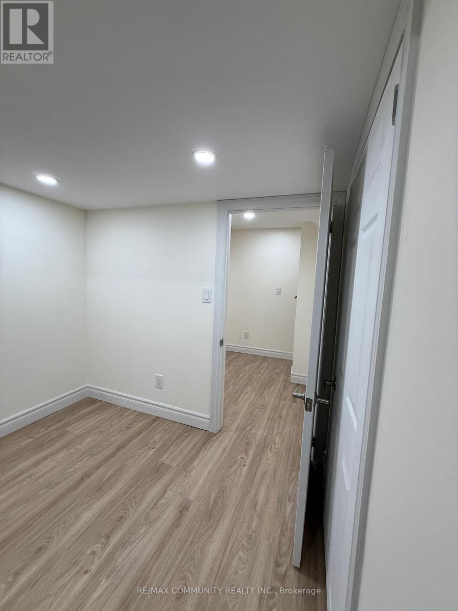 1 Burnsborough Street, Ajax (South West), Ontario  L1S 0A7 - Photo 10 - E12609214