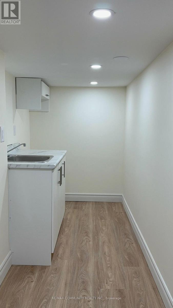 1 Burnsborough Street, Ajax (South West), Ontario  L1S 0A7 - Photo 11 - E12609214